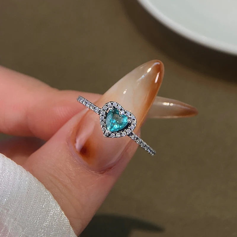 Zirkon Glänzender Liebesherzring für Frauen